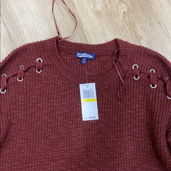 Beautiful sweater - Picture 2 of 2